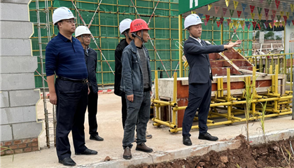 向誠(chéng)、石鎮(zhèn)槐暗訪工程項(xiàng)目建設(shè)和企業(yè)運(yùn)營(yíng)管理工作